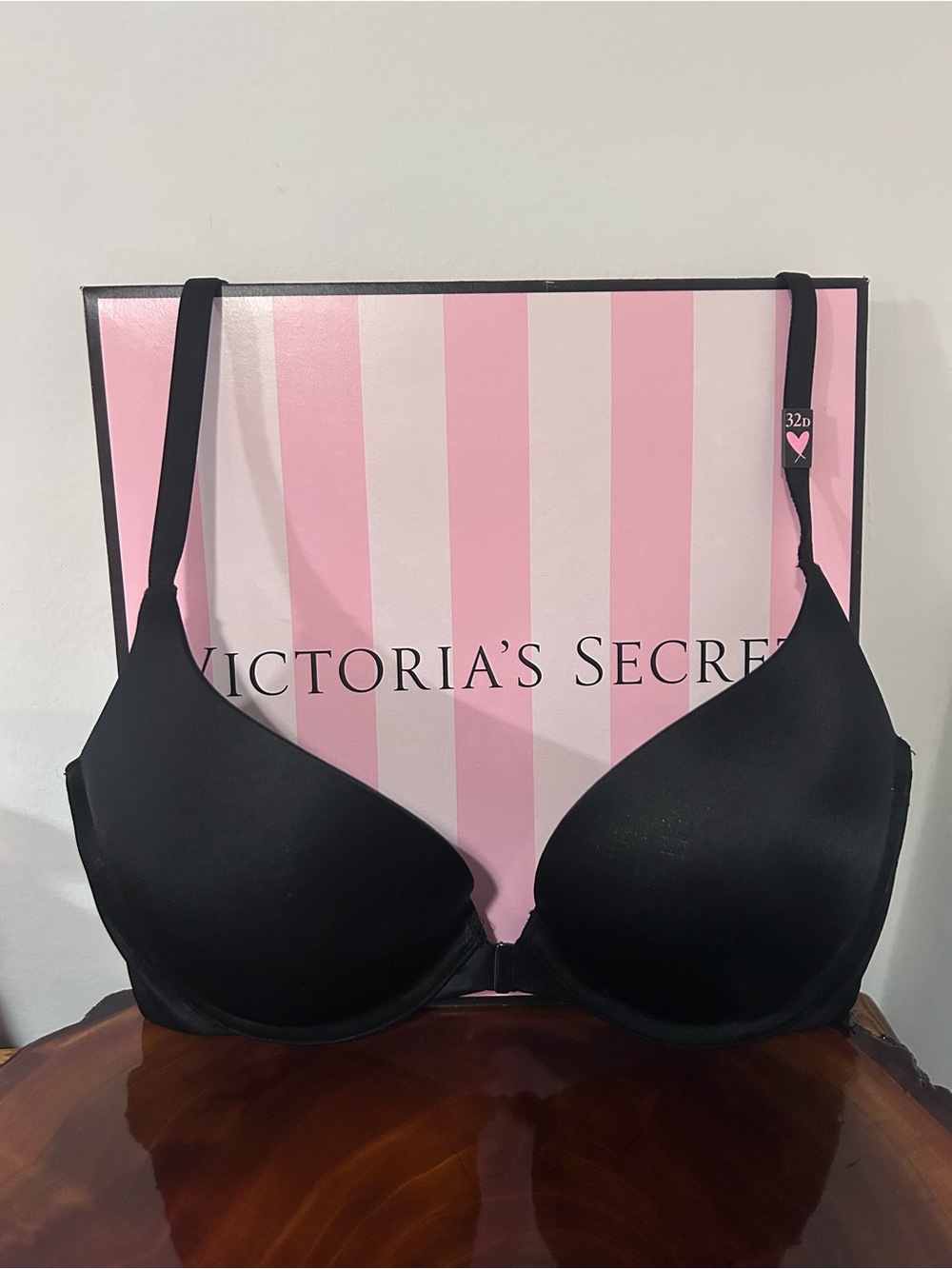 NWT Victoria's Secret Black Push-Up Bra